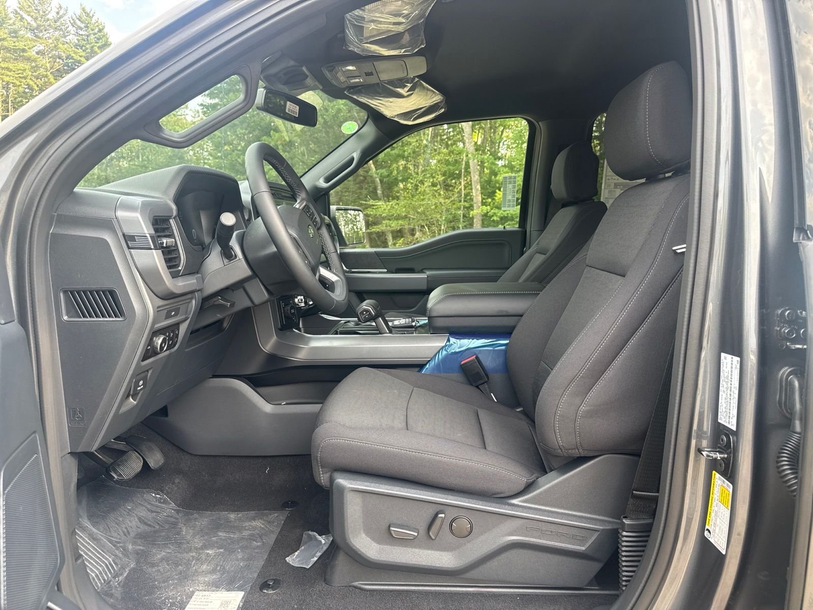 New 2026 Carbonized Gray Metallic Ford XLT image 12