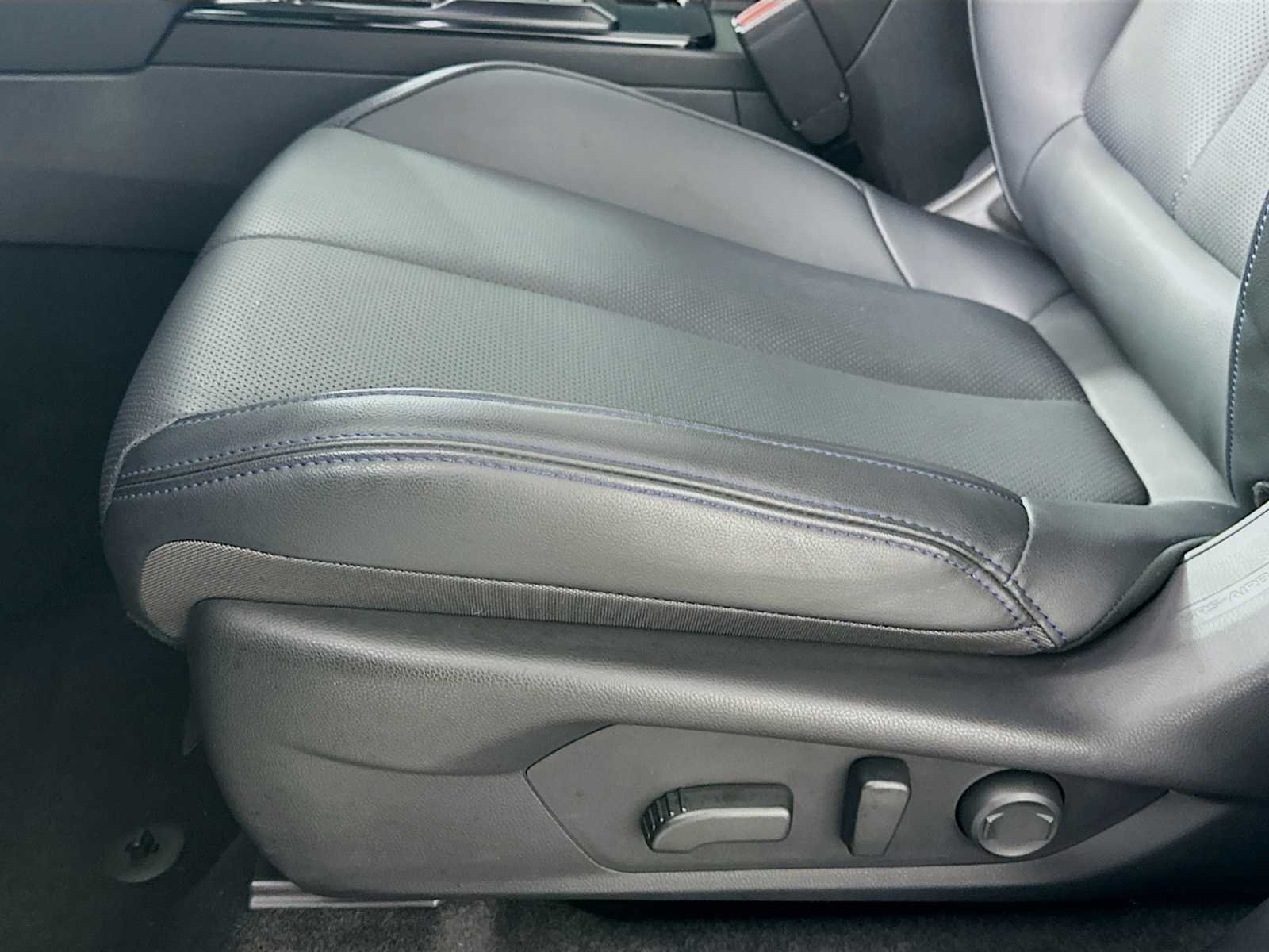 Used 2026 Magnetite Gray Metallic Subaru Limited image 17