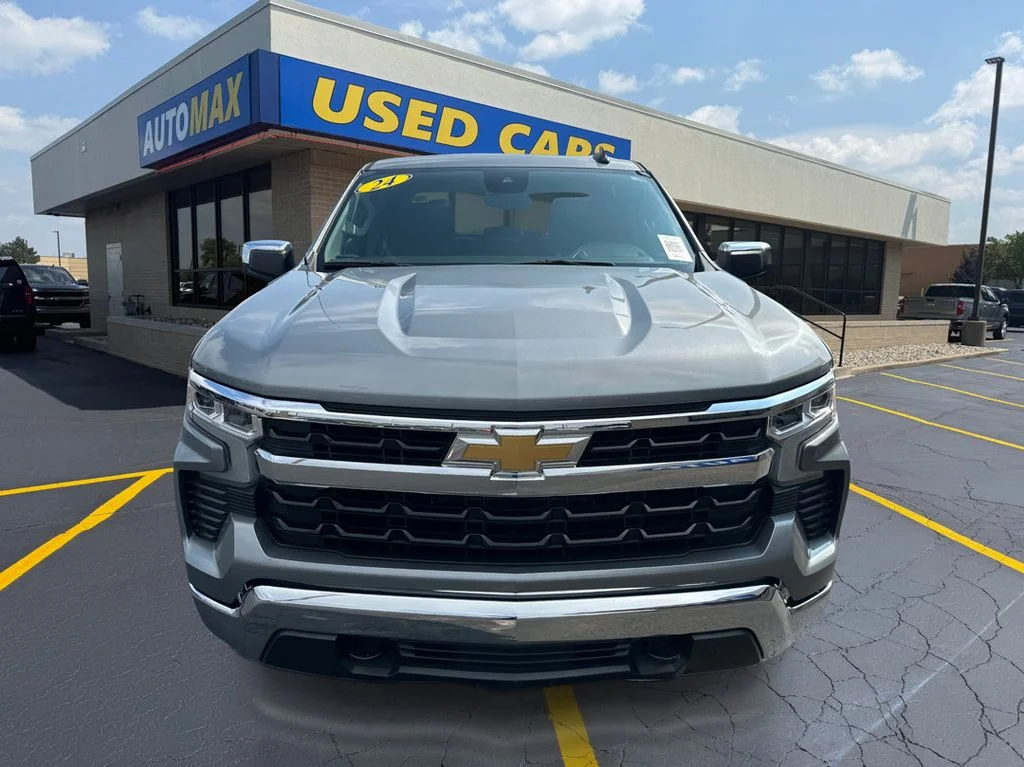 Used 2024 Sterling Gray Metallic Chevrolet LT image 3