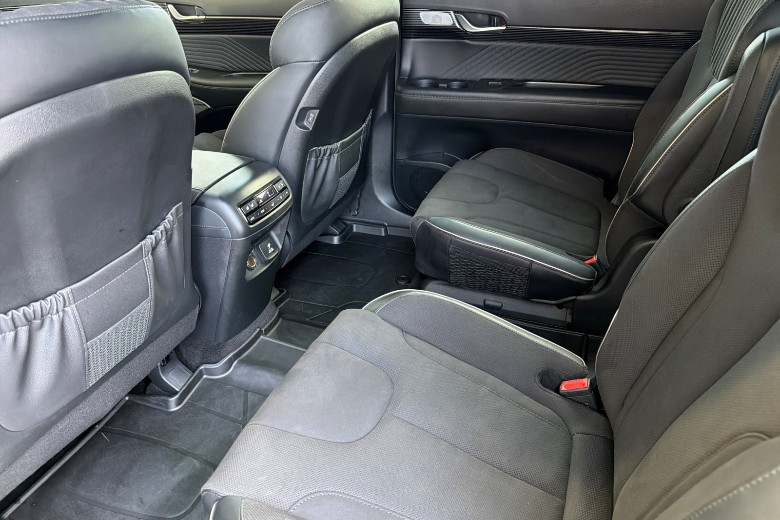 Used 2024 BLACK Hyundai Calligraphy Night Edition image 11
