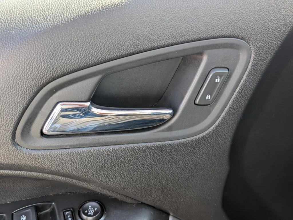 Used 2019 SATIN STEEL METALLIC Chevrolet 2WD LT image 17