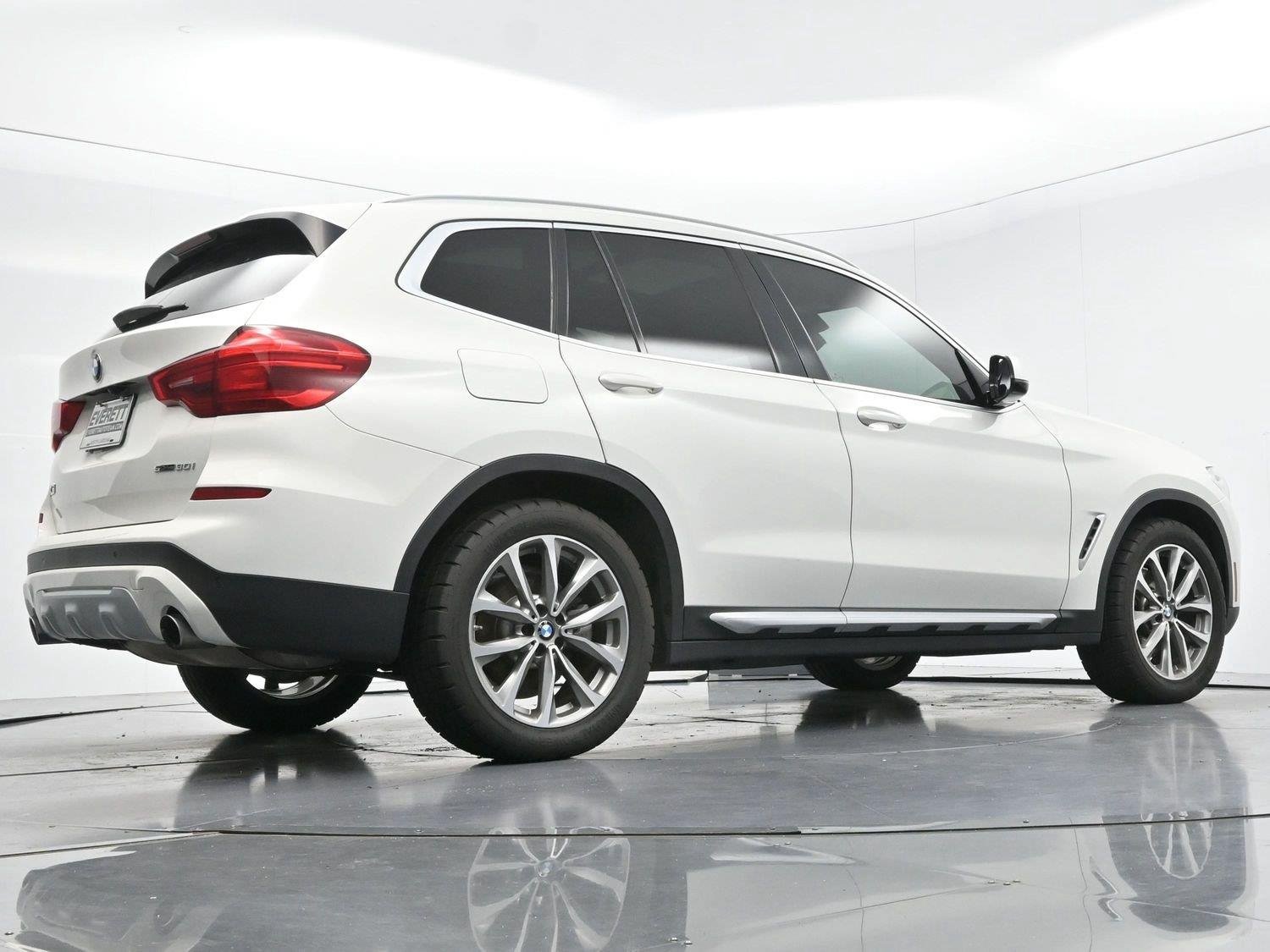 Used 2019 Alpine White BMW sDrive30i image 47