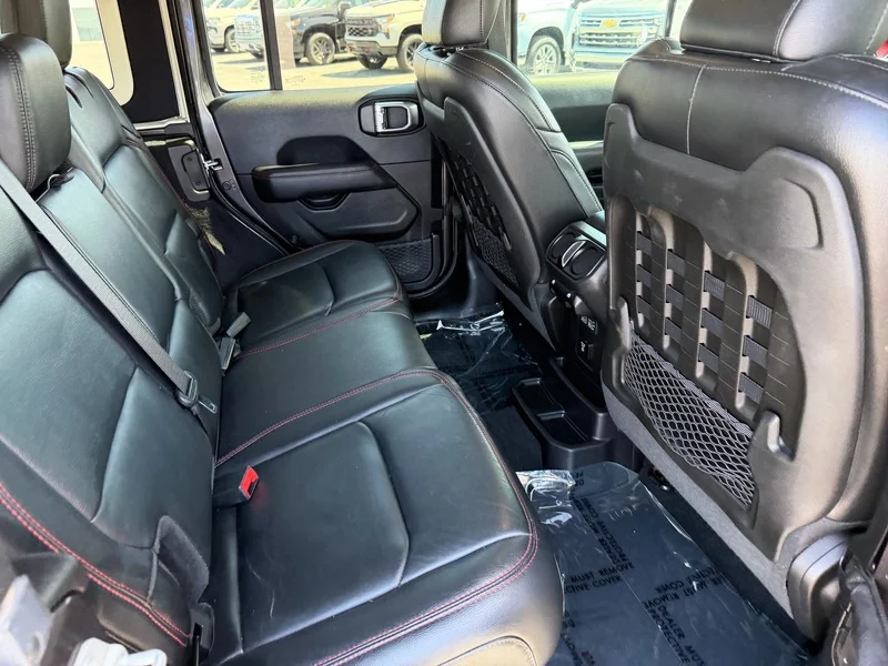 Used 2019 Granite Crystal M Jeep Rubicon image 21