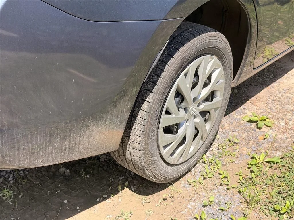 Used 2018 Gray Toyota LE image 26