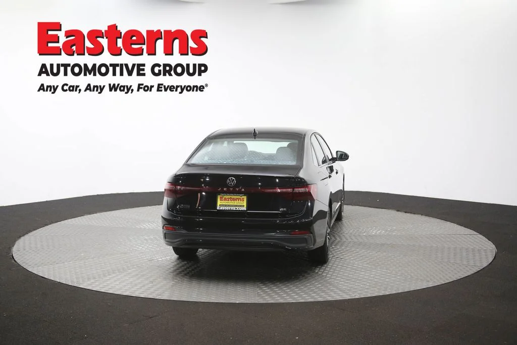 Used 2025 Black Volkswagen 1.5T SE image 37