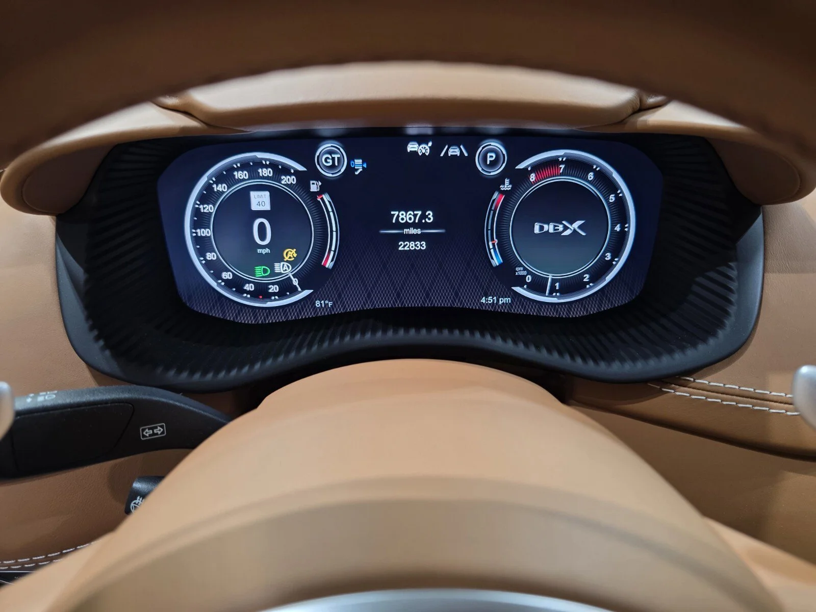 Used 2022 Stratus White Gloss Aston Martin 550 image 6