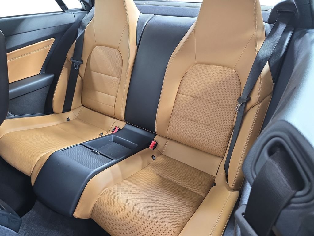 Used 2015  Mercedes-Benz E 400 image 24