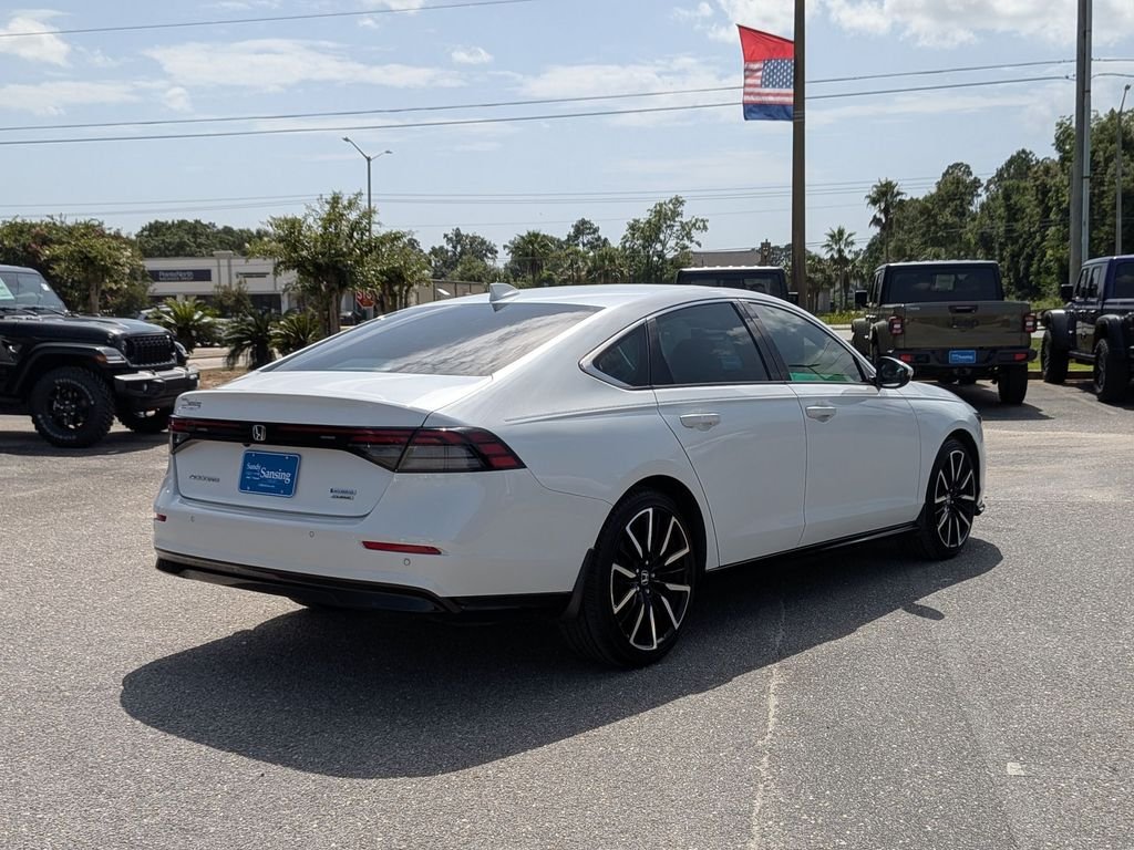 Used 2024 White Honda Touring image 5