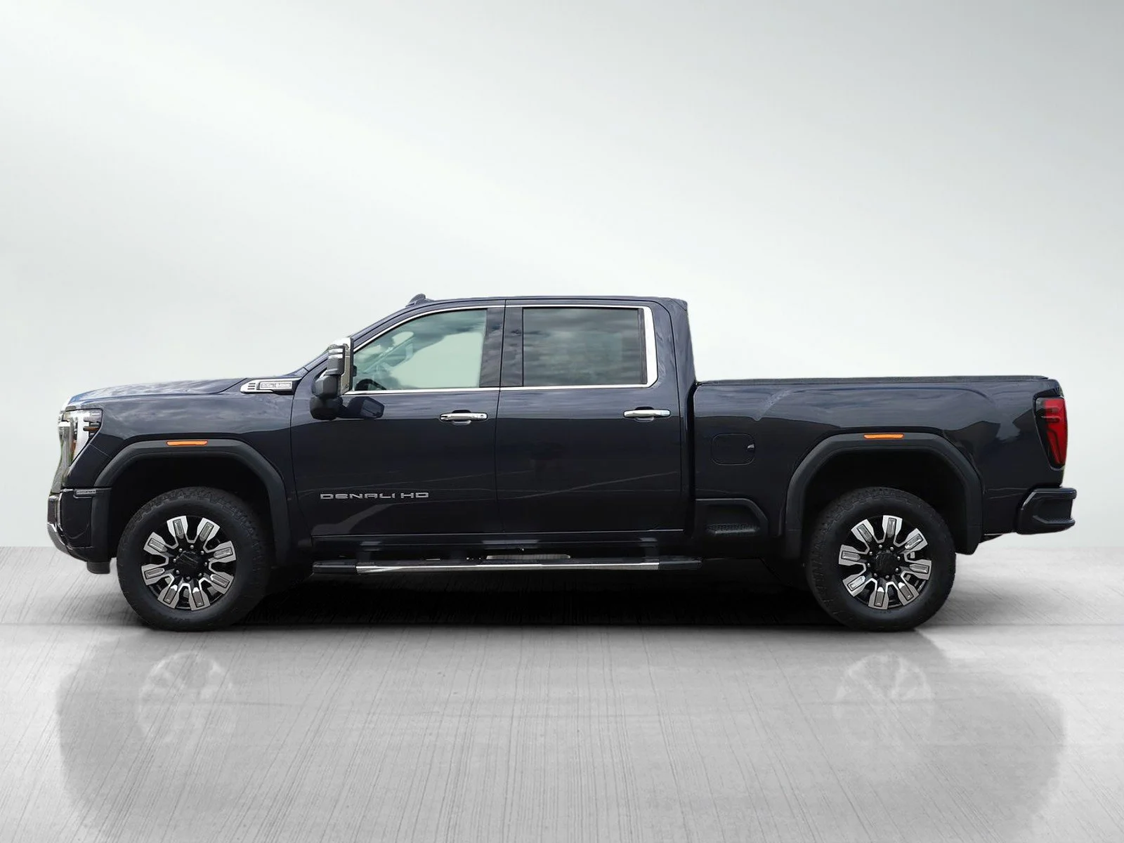 Used 2024 Titanium Rush Metallic GMC Denali image 2