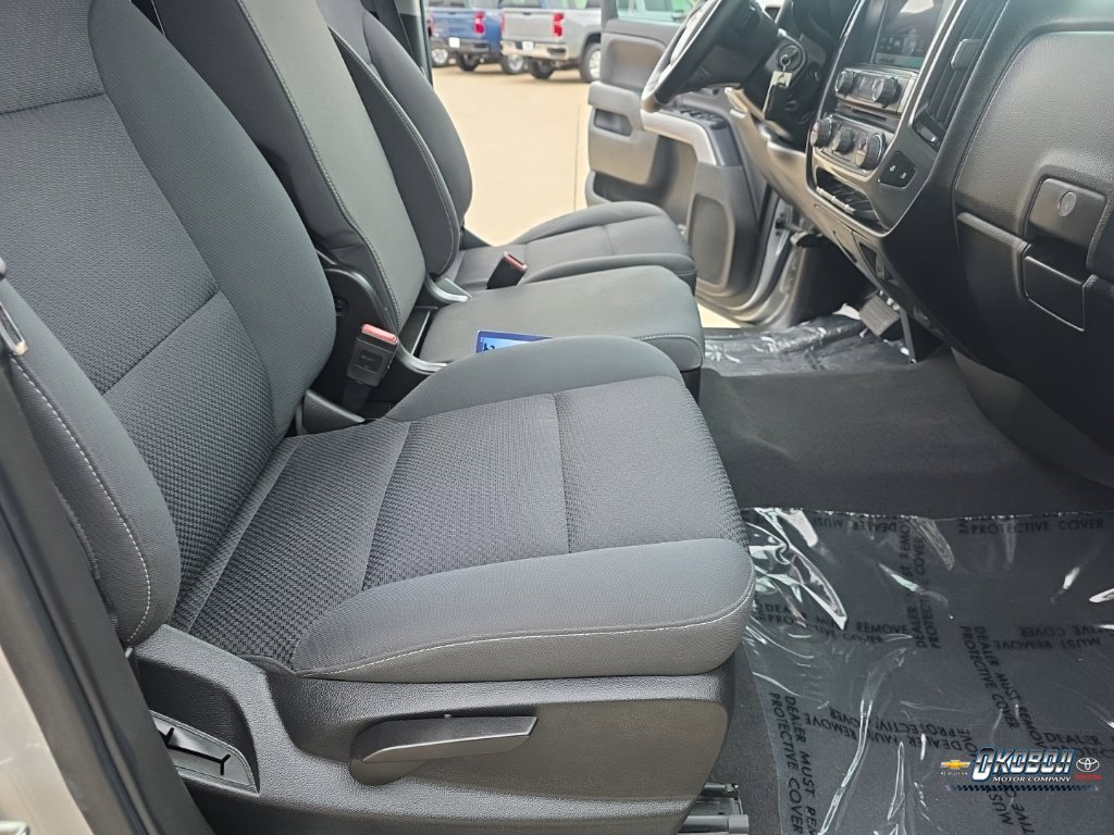 Used 2018 Silver Chevrolet LT image 24