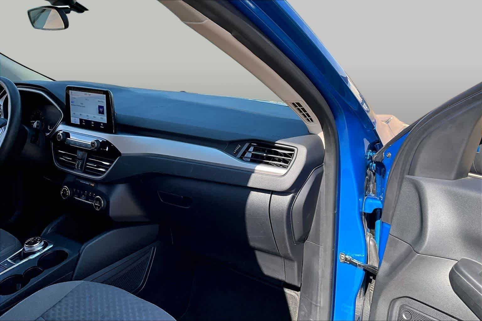 Used 2020 Velocity Blue Metallic Ford SE image 17