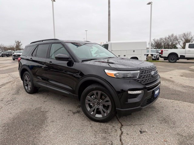 Used 2024 Black Metallic Ford XLT image 1