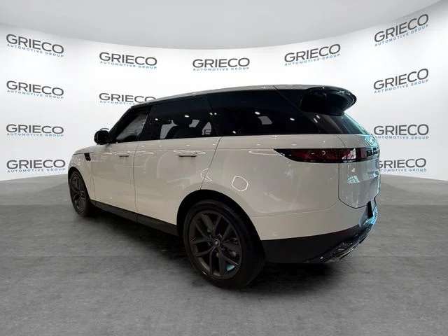 Used 2024 Fuji White Land Rover SE image 5