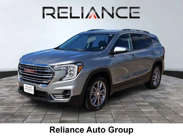 Used 2024 Silver GMC SLT image 3