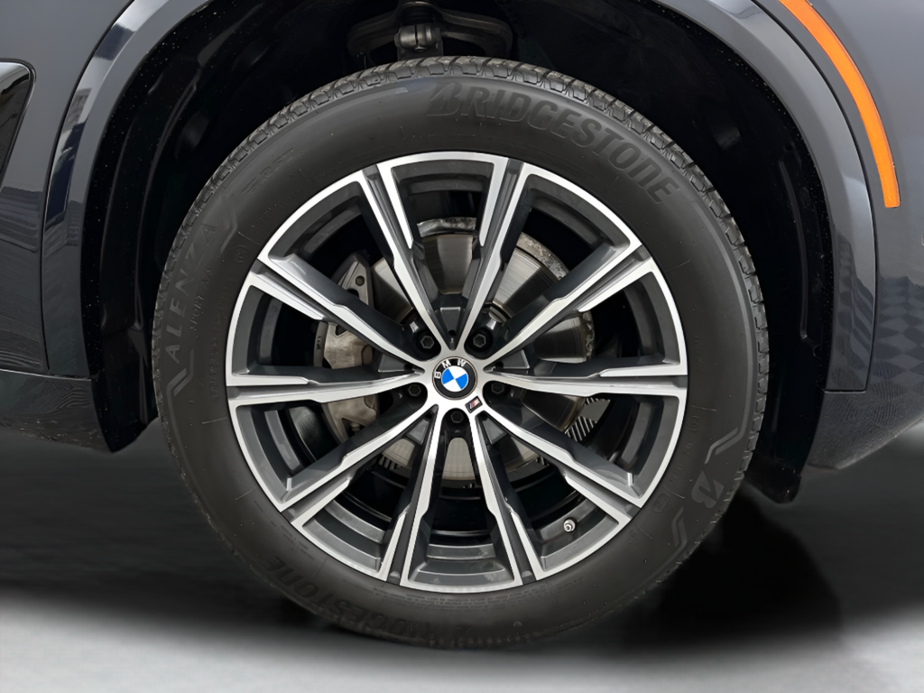 Used 2025 Carbon Black Metallic BMW xDrive40i image 48