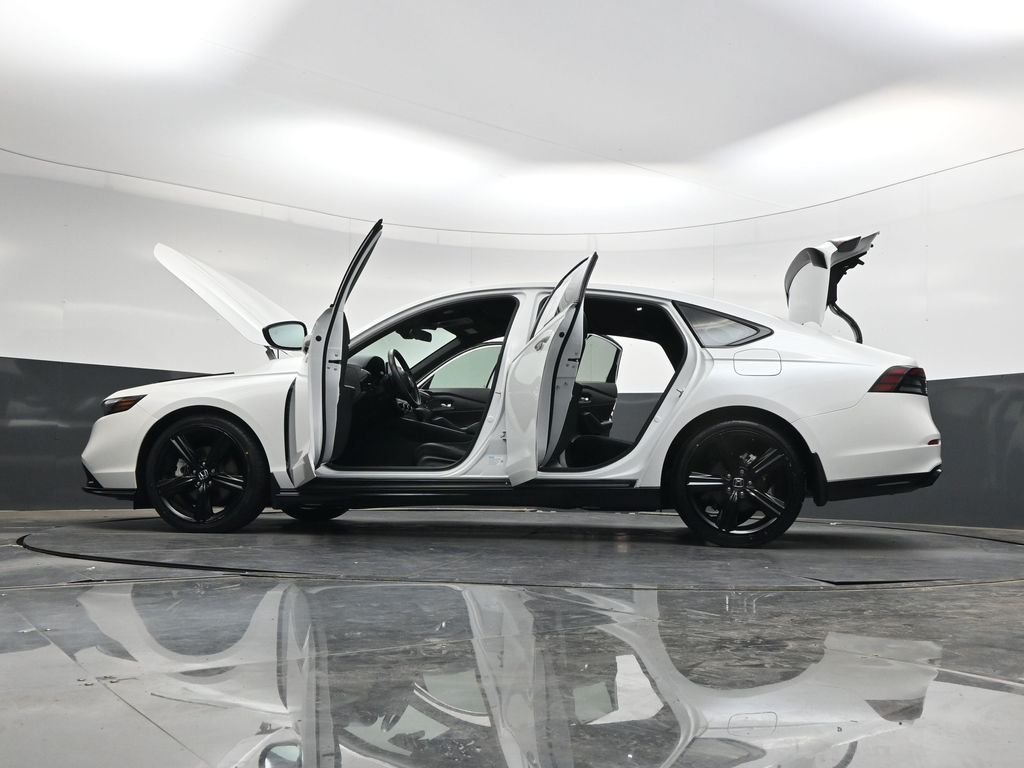 Used 2023  Honda Sport-L image 44