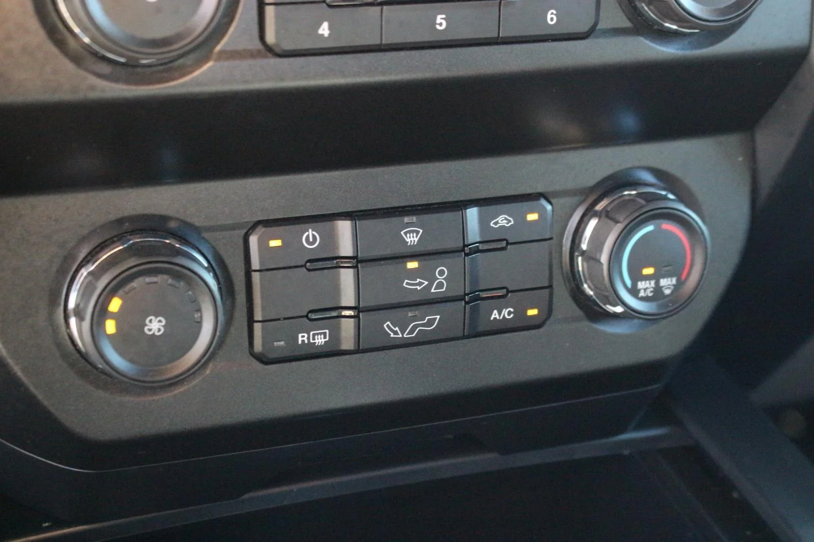 Used 2020 Grey Ford XL image 28