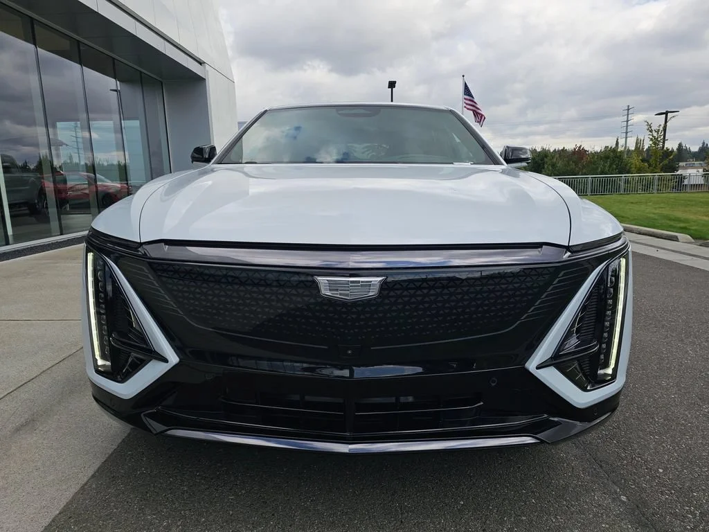 New 2027 Vibrant White Tricoat Cadillac Signature Sport image 2