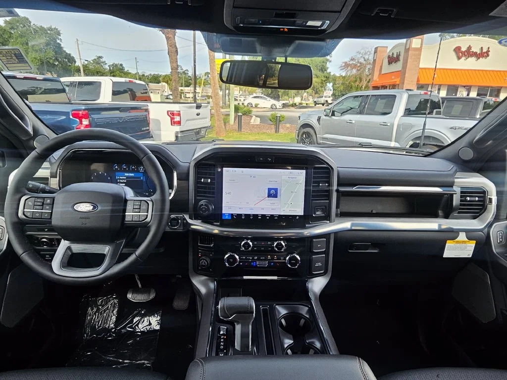 New 2026 Avalanche Ford Lariat® image 6