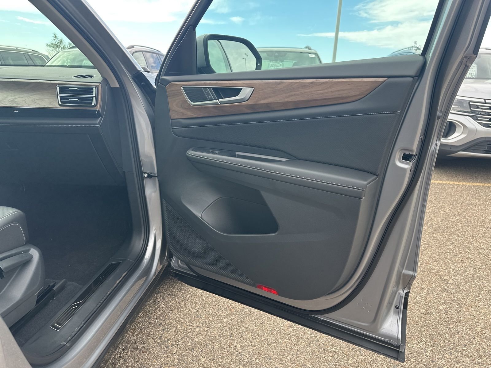 New 2026 Silver Volkswagen 2.0T SE w/Technology image 44