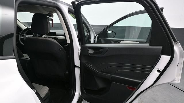 Used 2022 White Ford S image 14