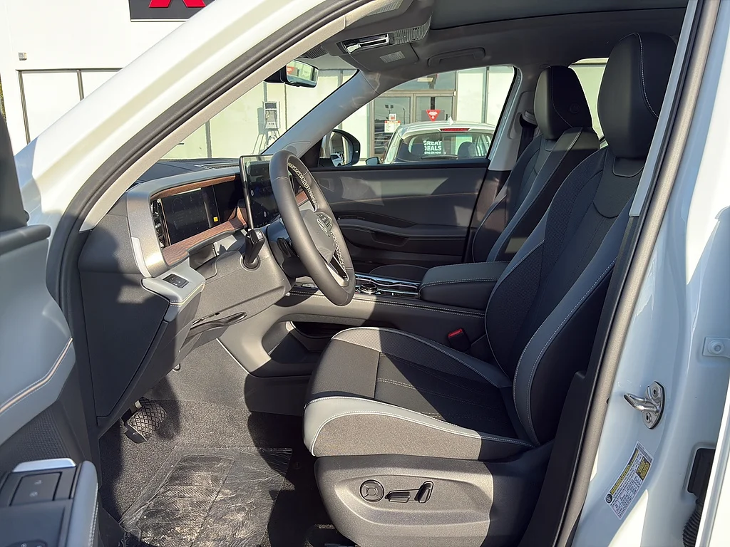 New 2027 Opal White Pearl Volkswagen SE w/Technology FWD image 5