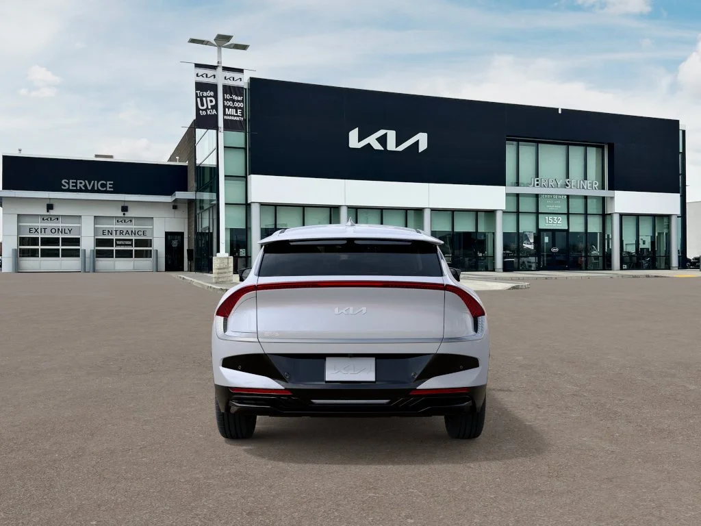 New 2026 Glacial White Pearl Kia LIGHT image 5