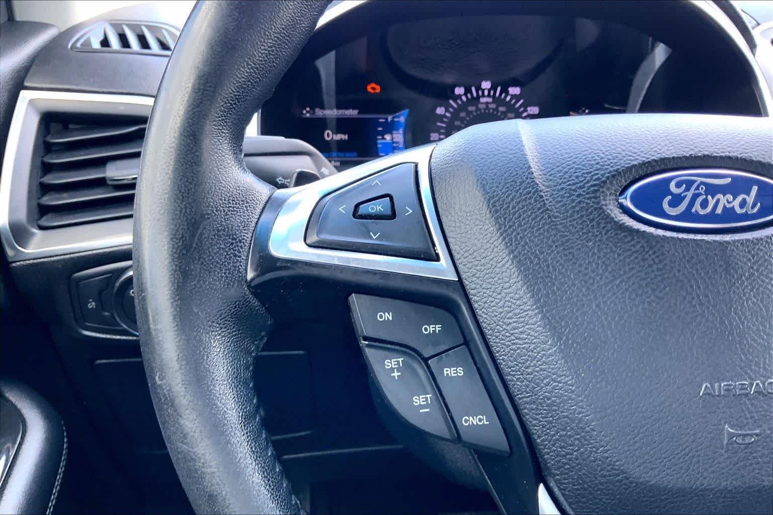 Used 2016 White Platinum Metallic Tri-Coat Ford Titanium image 23