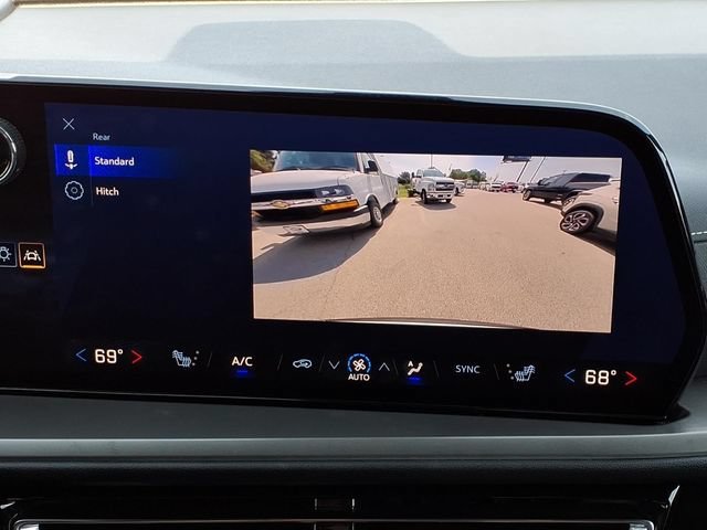 Used 2025 Summit White Chevrolet LT image 17