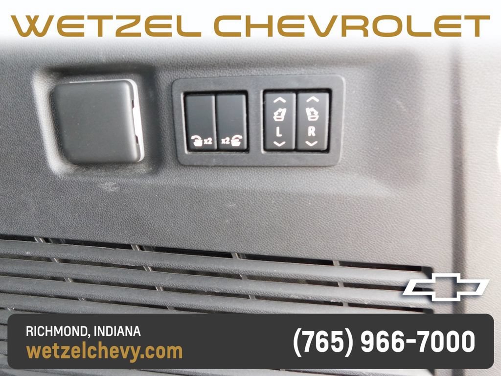 2022 Chevrolet Suburban RST - Photo 28