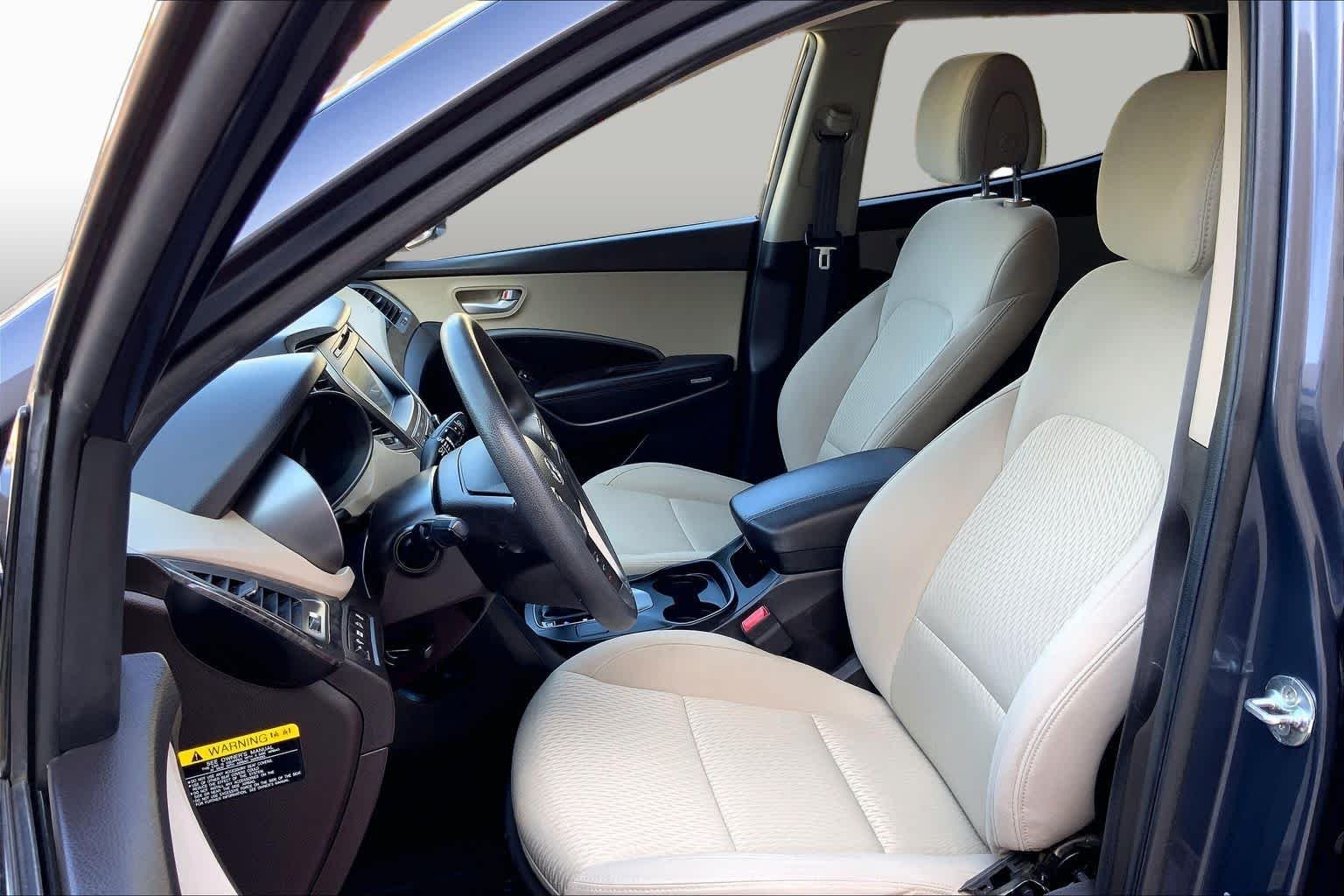 Used 2017 Marlin Blue Hyundai 2.4L image 8