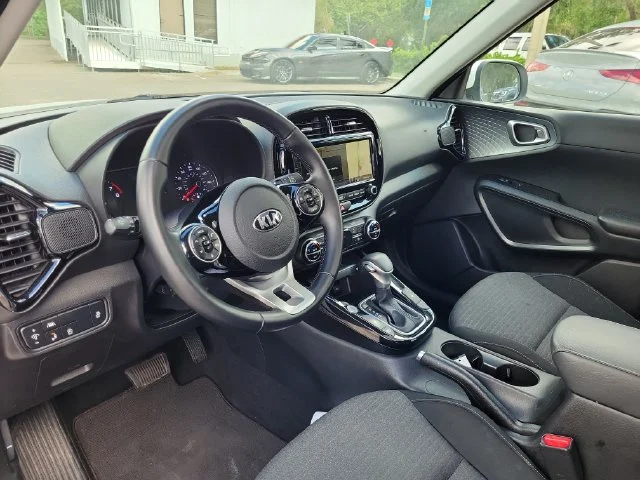 Used 2021 White Kia EX image 18