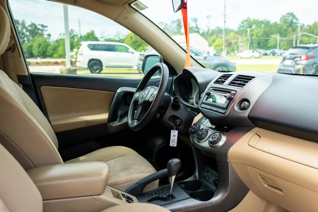 Used 2012 Super White Toyota Base image 24