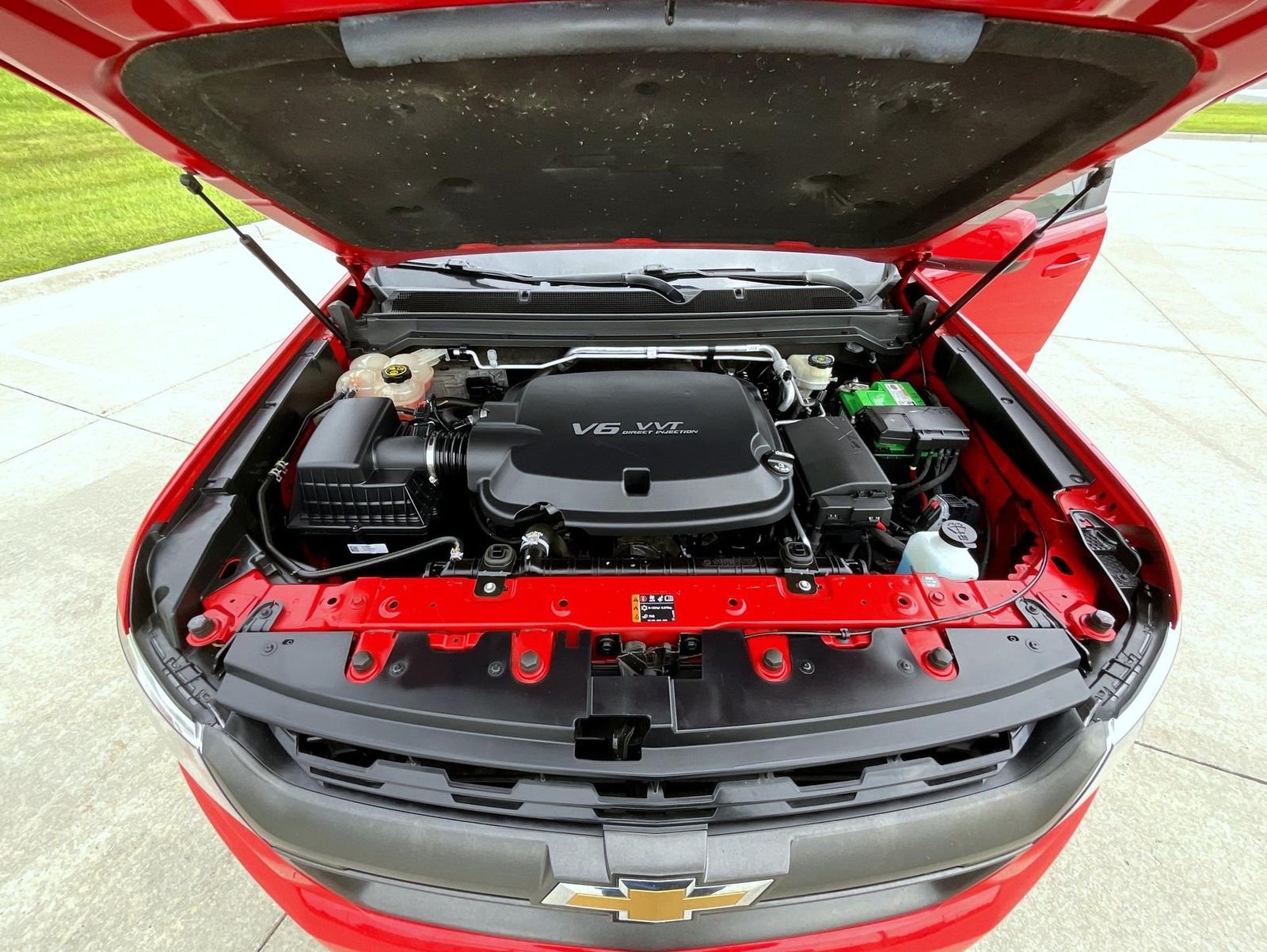 Used 2017 Red Chevrolet Z71 image 24