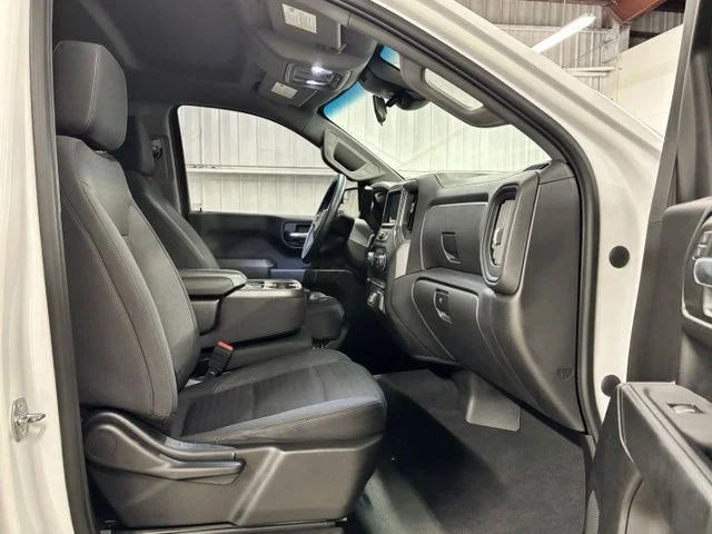 Used 2022 White Chevrolet Custom Trail Boss image 22