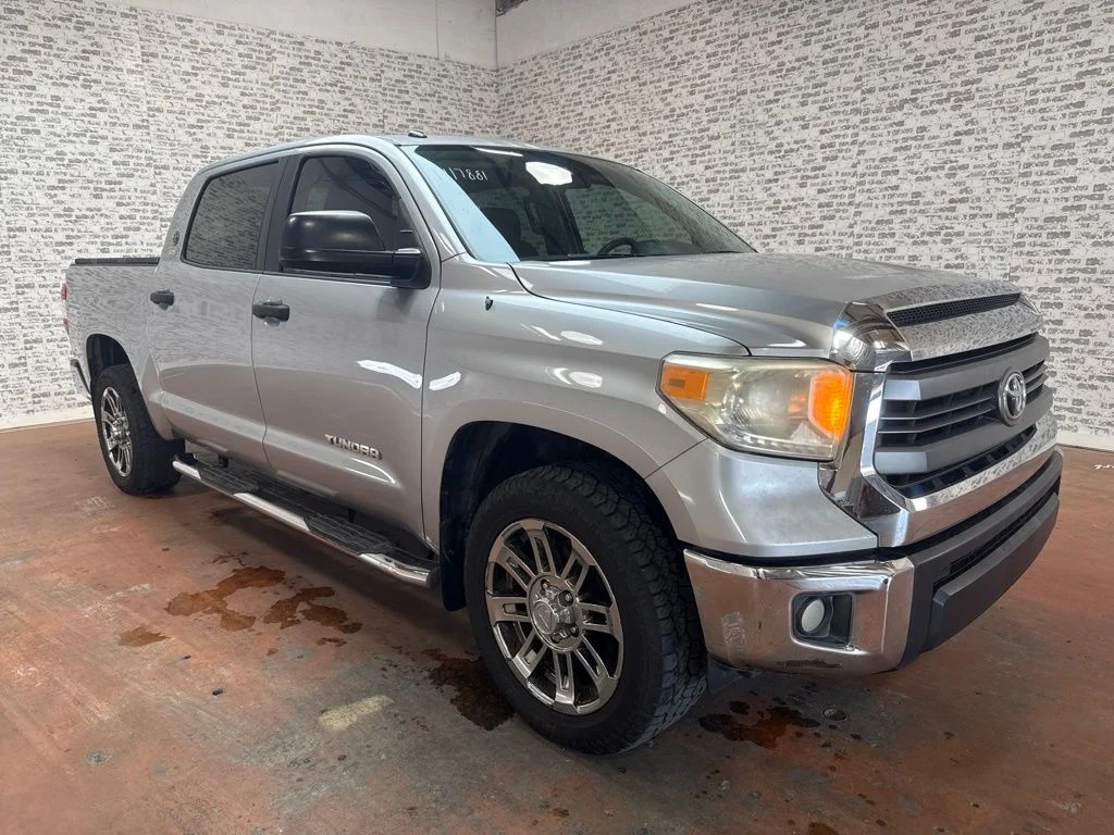 Used 2014 Silver Sky Metallic Toyota SR5 image 1