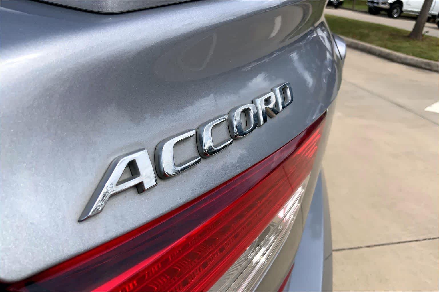 Used 2020 Lunar Silver Metallic Honda Sport image 31