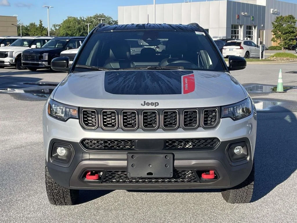 Used 2024 Silver Zynith Metallic Clearcoat Jeep Trailhawk image 24