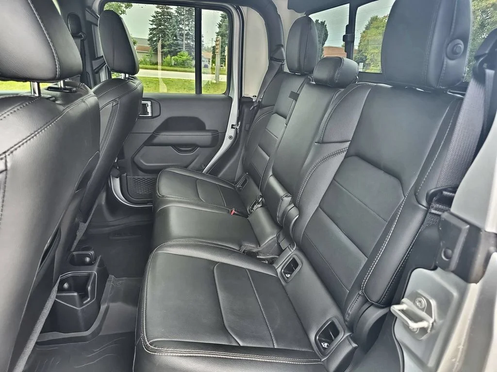 Used 2022 Silver Jeep Overland image 26