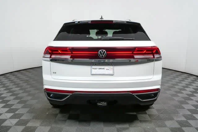 New 2026 Opal White Pearl Volkswagen 2.0T SE w/Technology image 26