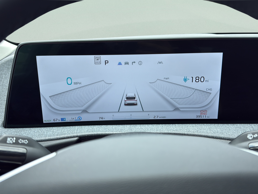 Used 2023 Blue Kia Wind image 11
