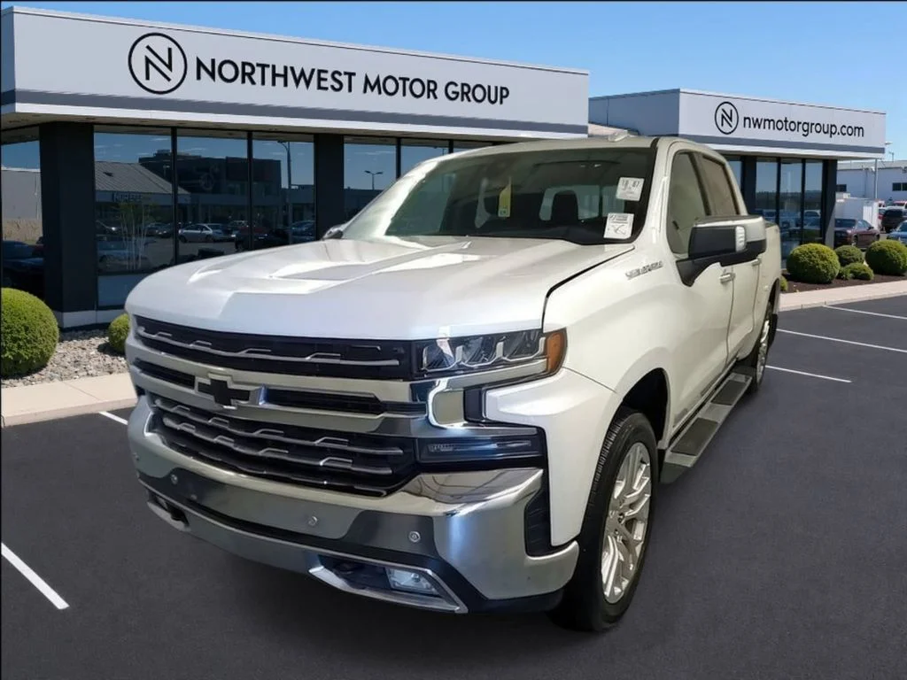Used 2019 Iridescent Pearl Tricoat Chevrolet LTZ image 1