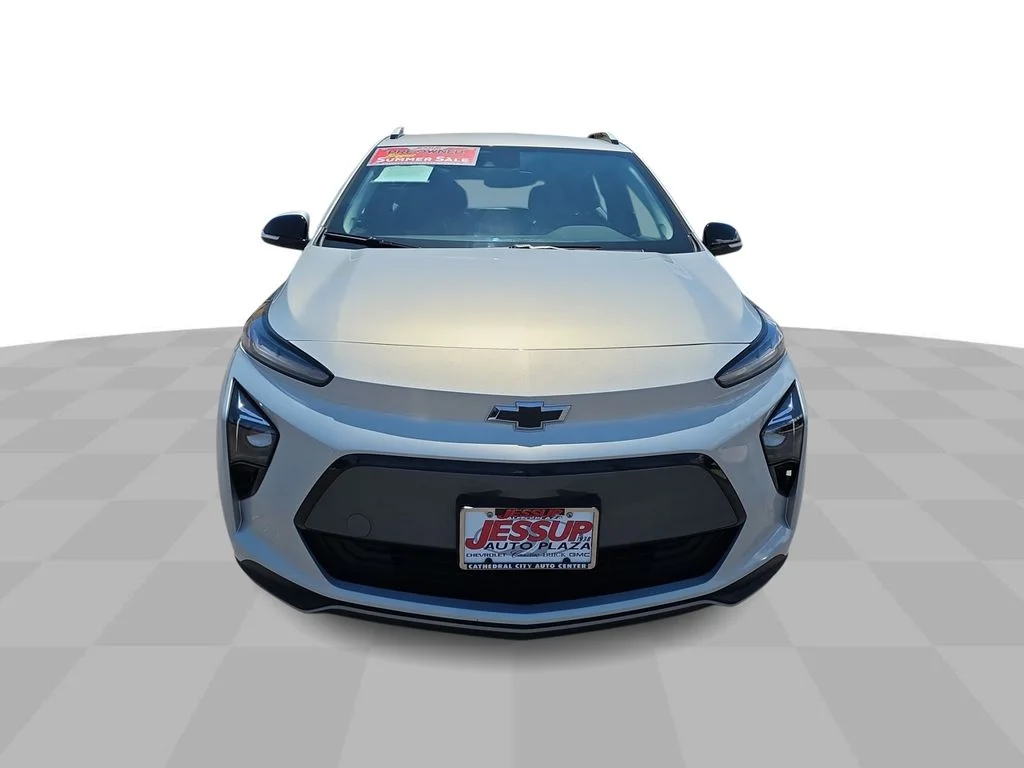 Used 2023 Silver Flare Metallic Chevrolet LT image 3