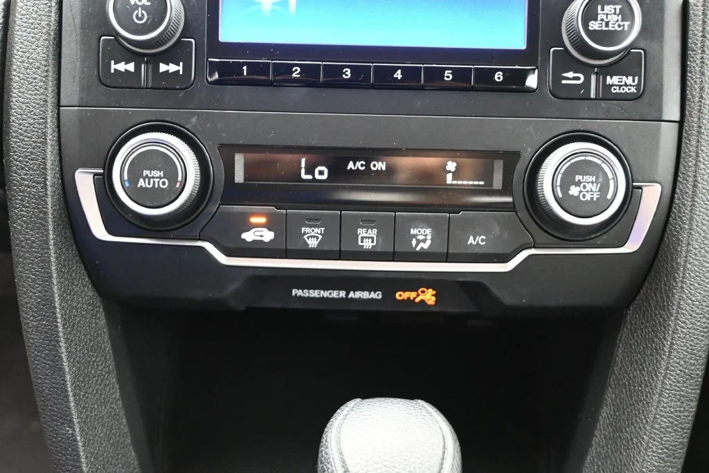 Certified Used 2018 Lunar Silver Metallic Honda LX image 17