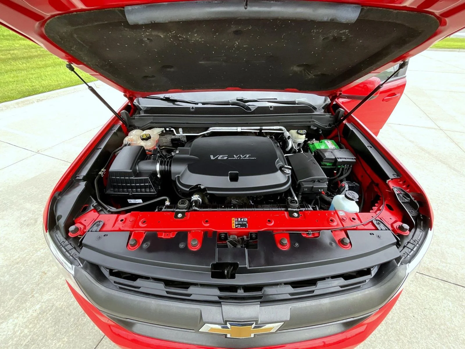 Used 2017 Red Chevrolet Z71 image 24
