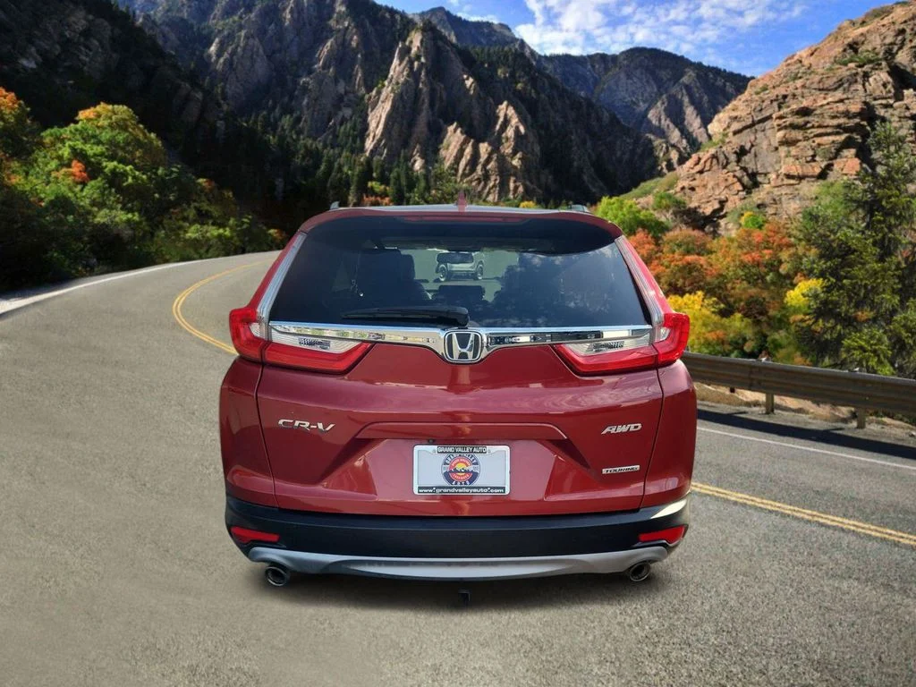 Used 2019 Red Honda Touring image 4