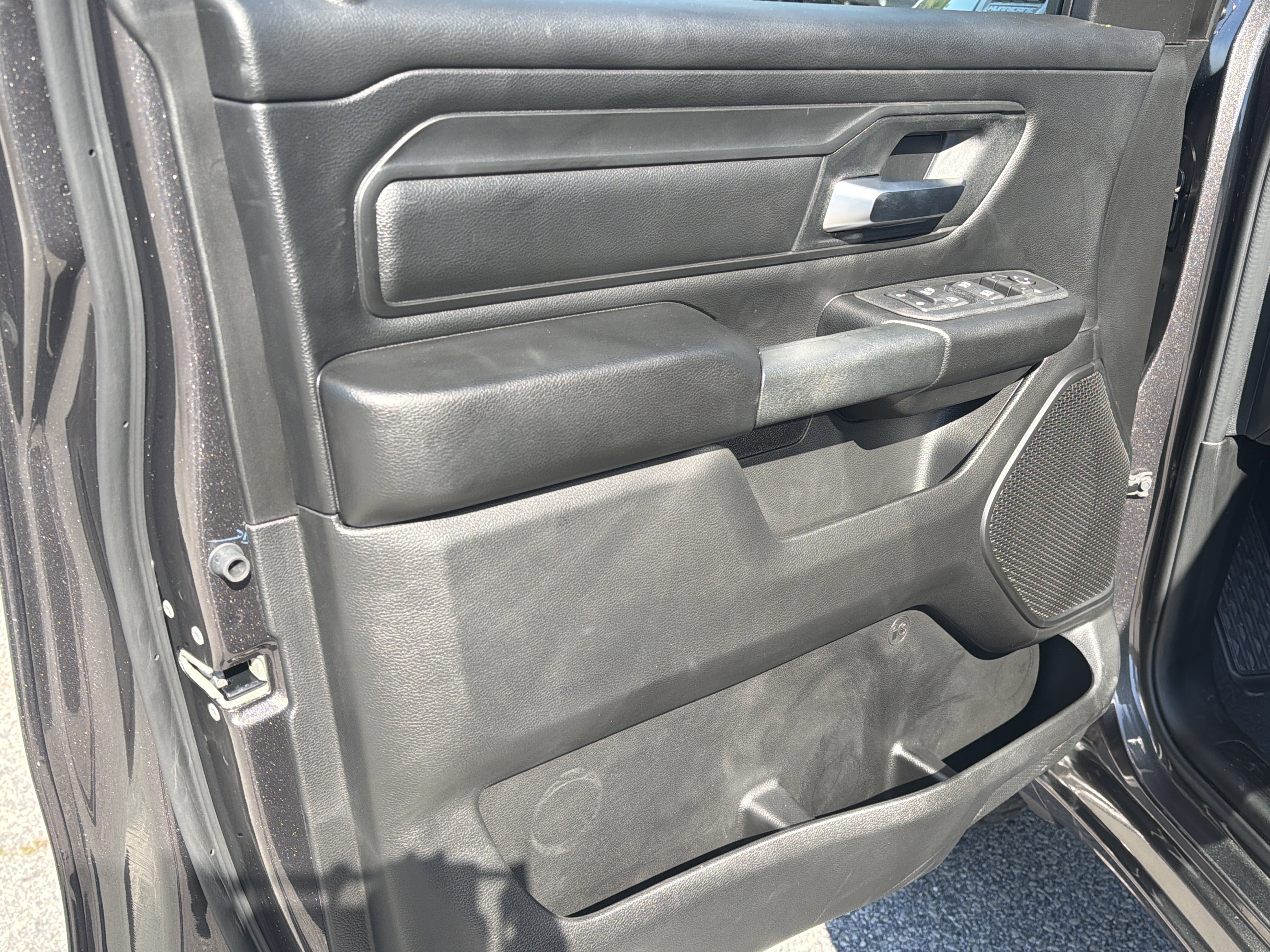 New 2026 Granite Crystal Metallic Clear-Coat Exterior Paint RAM Warlock image 11