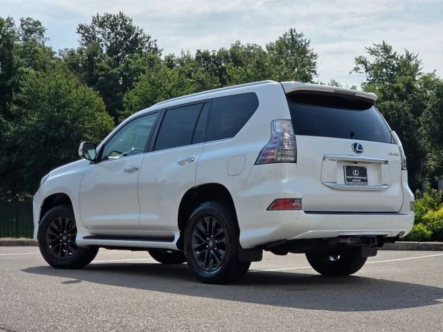 Used 2020 Starfire Pearl Lexus 460 image 22
