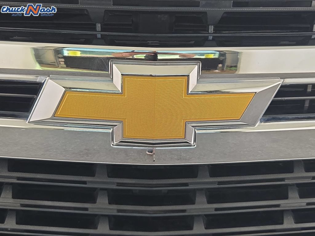 Used 2021 SILVER ICE METALLIC Chevrolet LT image 35