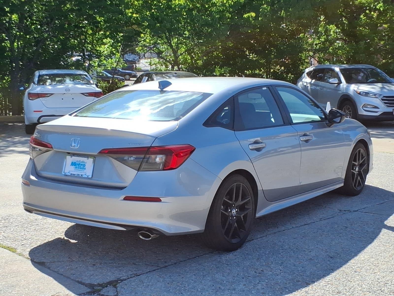 Used 2024 Lunar Silver Metallic Honda Sport image 8